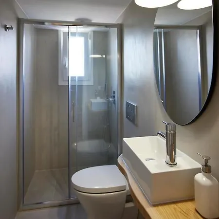 Spiliada Private House * באטסי